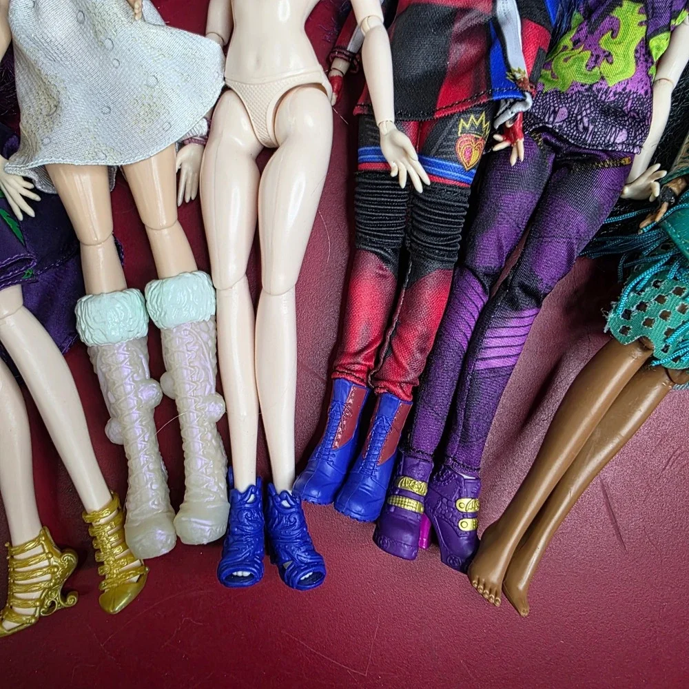 Disney descendants doll